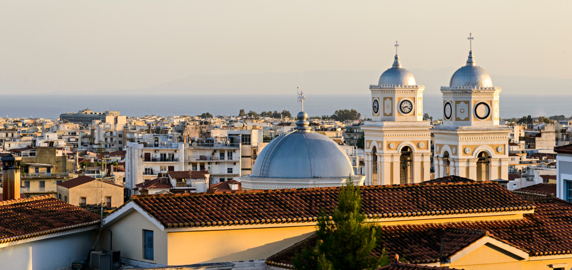 Φωτογραφία της Καλαμάτας στην οποία φαίνεται το πάνω μέρος της Υπαπαντής