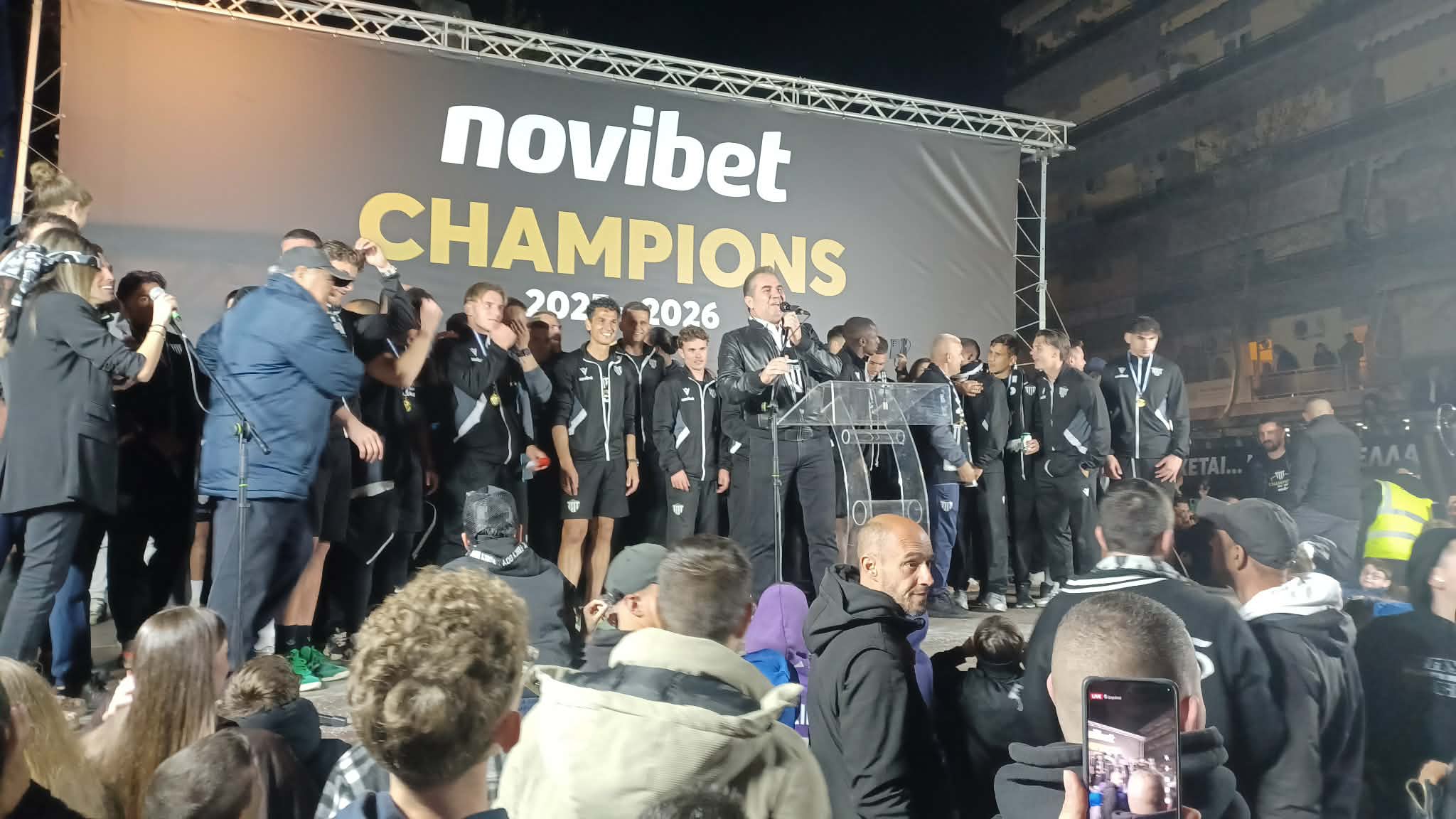 1f76d72c dbaf 48ae 8a2e 386c99bad3c2